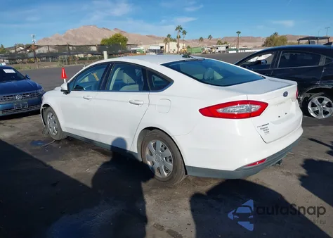 2013 Ford Fusion S z USA, uszkodzony, nr VIN 3FA6P0G70DR367646